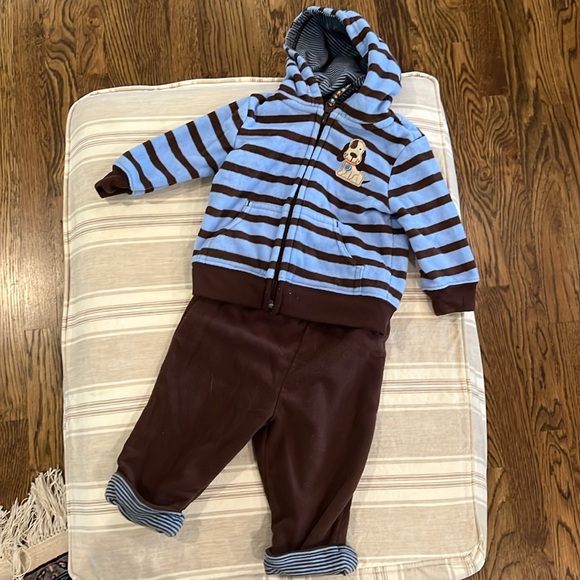 Like new car size 6 month zip fleece hoodie and fleece pants - Picture 1 of 6